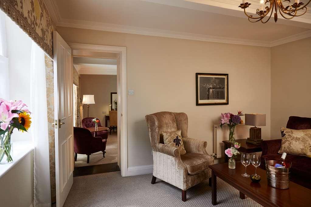 סטרטפורד-אפון-אבון Macdonald Alveston Manor Hotel & Spa חדר תמונה