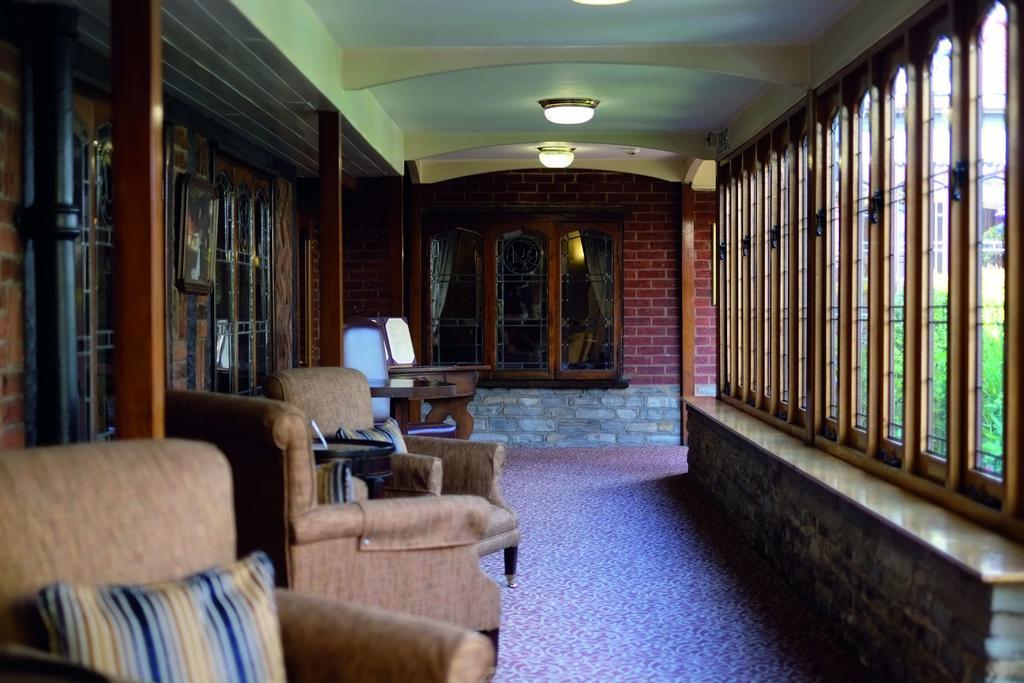 סטרטפורד-אפון-אבון Macdonald Alveston Manor Hotel & Spa מראה חיצוני תמונה