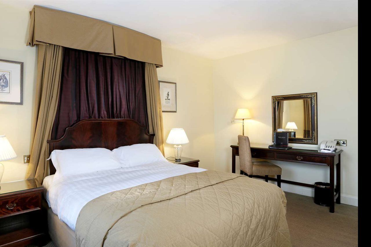 סטרטפורד-אפון-אבון Macdonald Alveston Manor Hotel & Spa מראה חיצוני תמונה